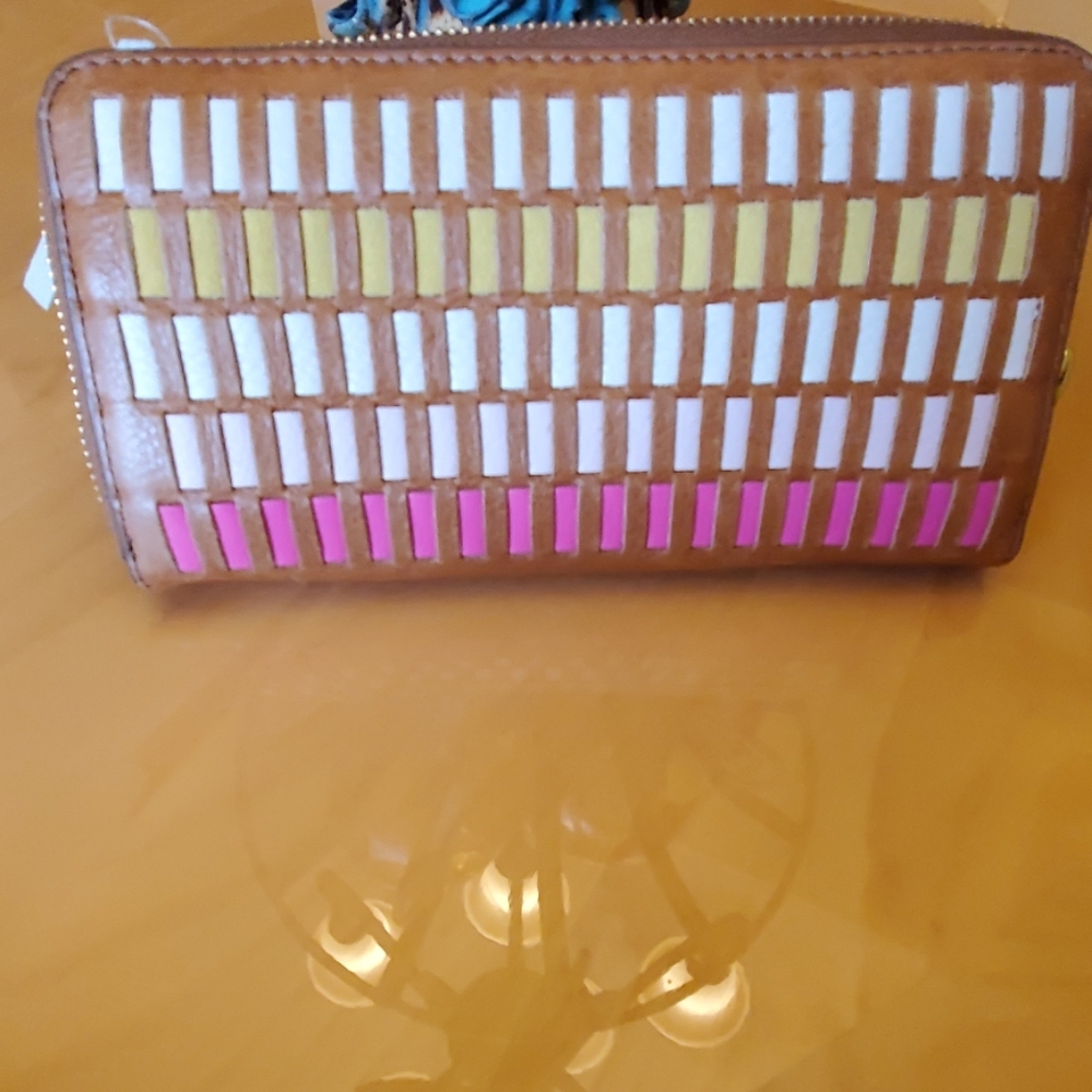 Fossil wristlet